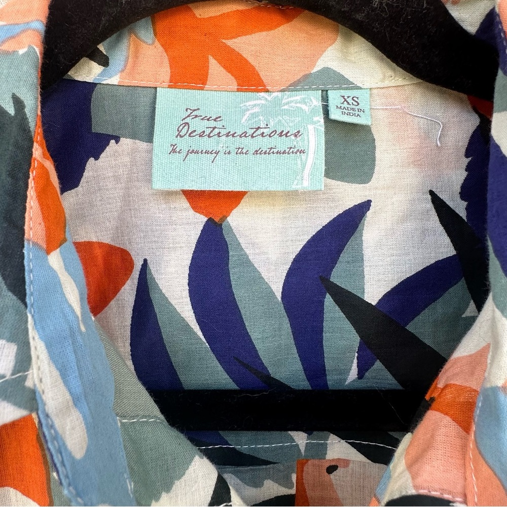 True Destinations Button Down Collared Tropical S… - image 3